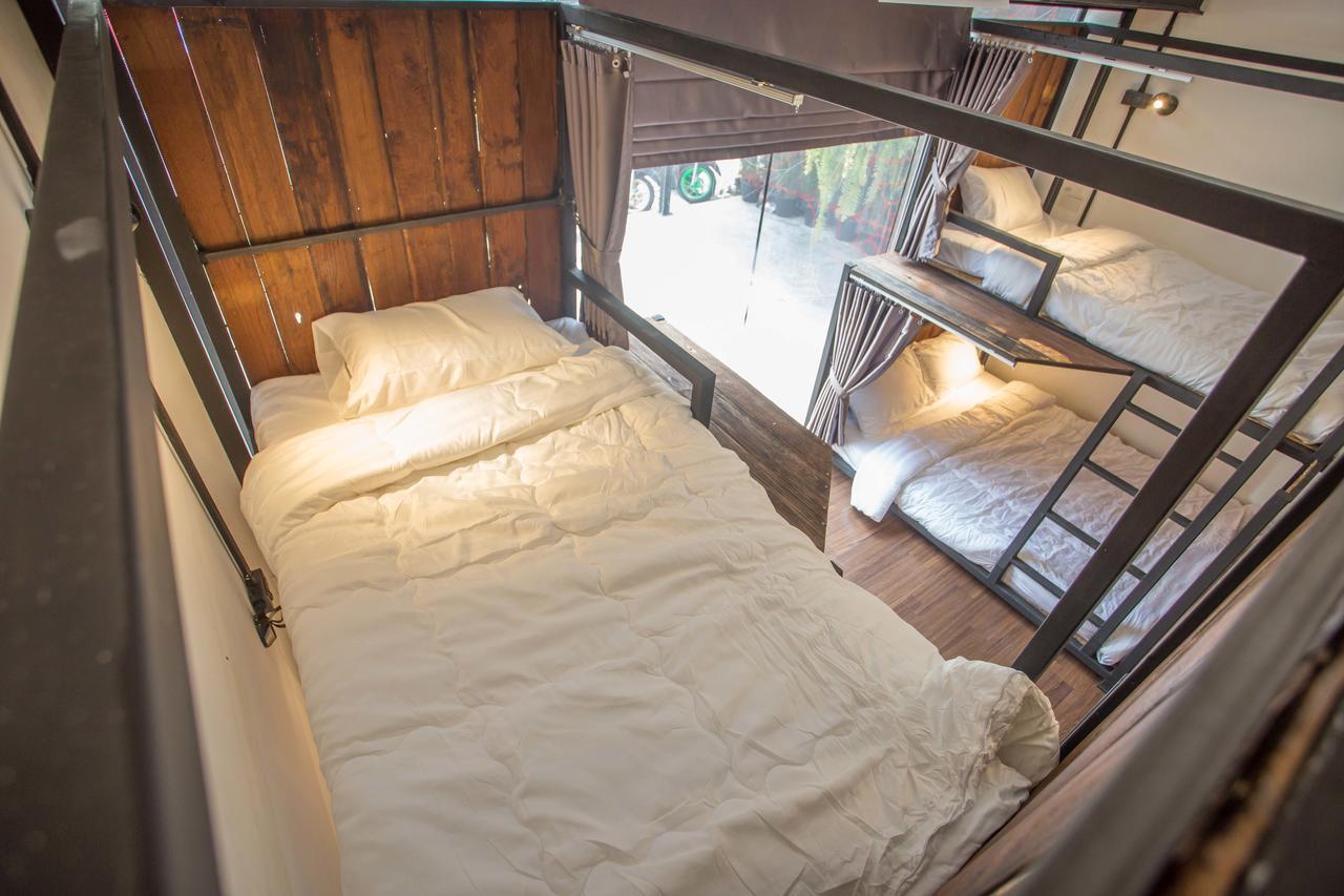 Sleep With You - Hatch Co-Living And Co-Working Space Csiangmaj Kültér fotó